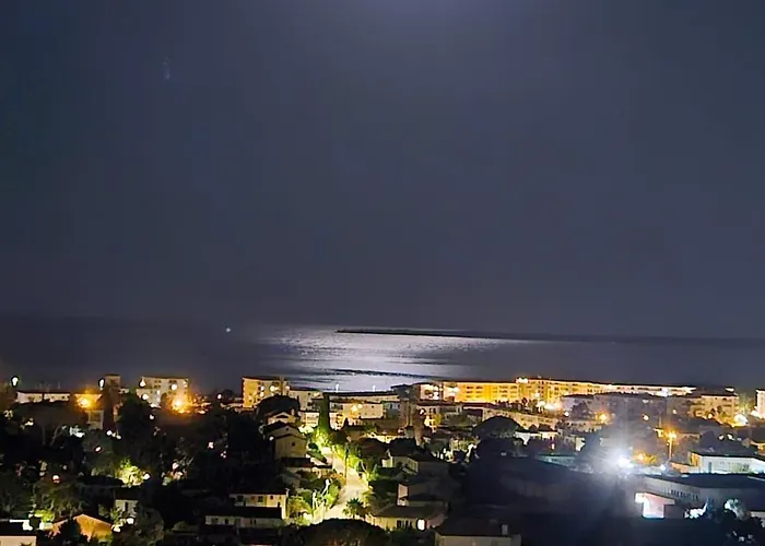 Lovely 48 M2 Appt With Sea View And Swimming Pool * Antibes